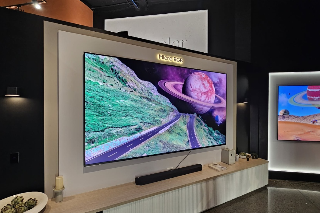 First-Look - Samsung's 115 inch Micro RGB Display - THE EMPIRE